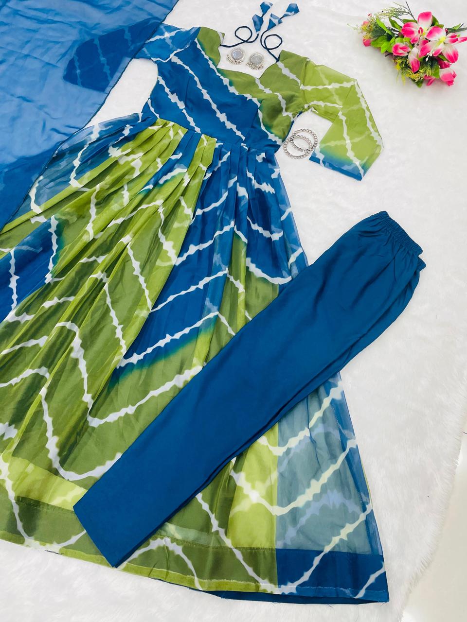 Luxe Tebby Silk Laheriya Print Gown Set