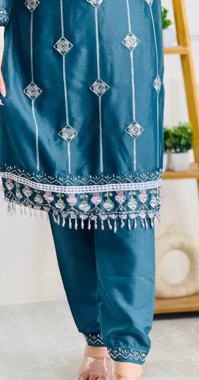 Elegant Star Georgette Embroidered Suit Set