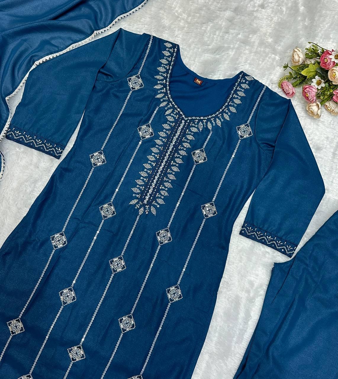 Elegant Star Georgette Embroidered Suit Set