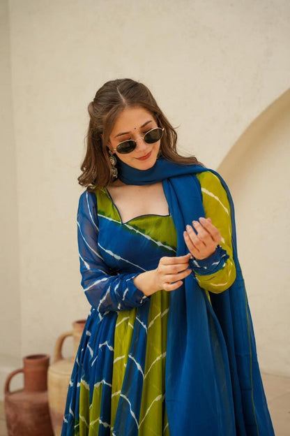 Luxe Tebby Silk Laheriya Print Gown Set