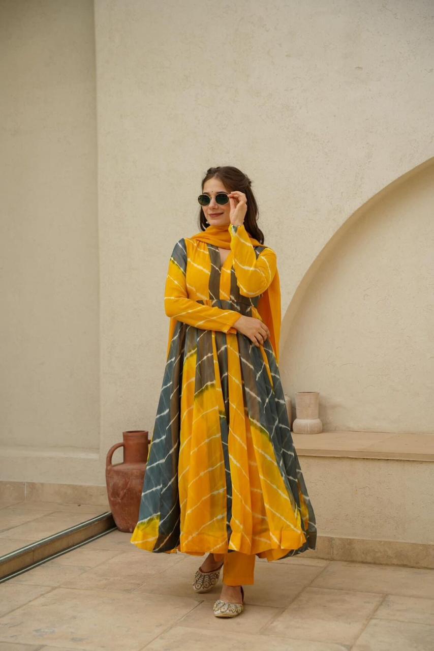 Luxe Tebby Silk Laheriya Print Gown Set